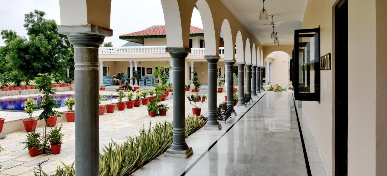 Premkunj Hotel Udaipur Exterior photo